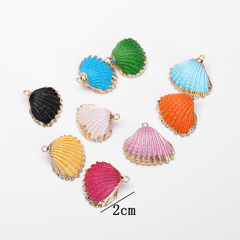 Wholesale of semi-finished products of small shell jewelry accessories with colorful gold edges, diy earring accessories made of European and American retro handcrafted materials Specification image