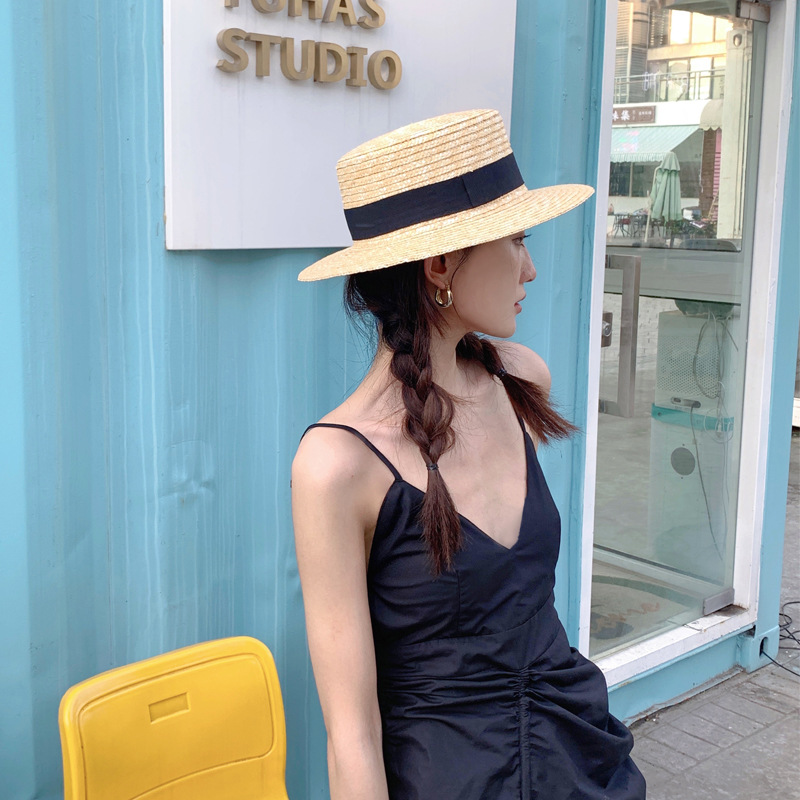 Flat Straw Hat Women's Summer Uv Sunscreen Hat Travel Beach Sun Hat Net Red Sun Hat Application Scenario