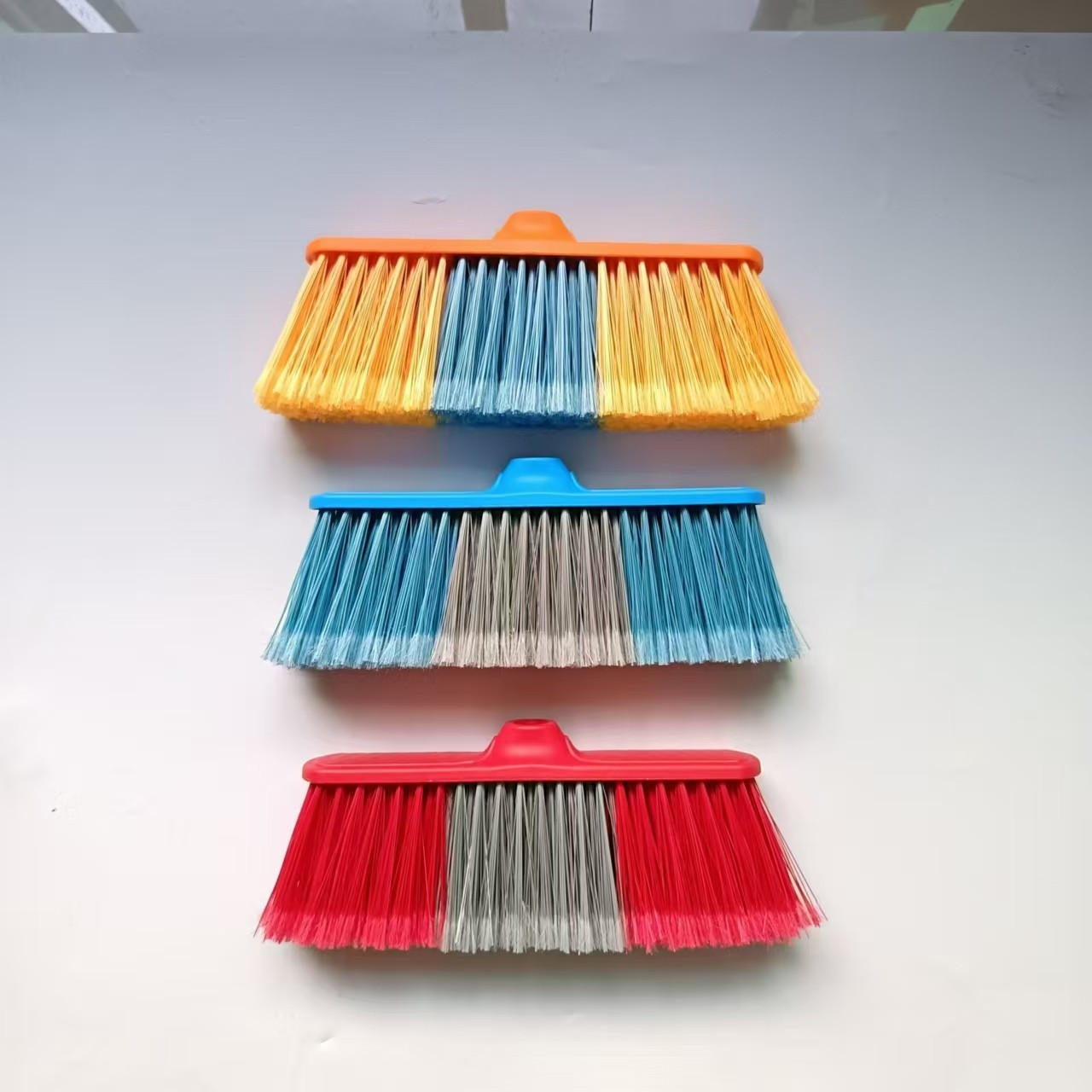Hard-bristled single broom, open-bristled household outdoor sweeping broom, five-row plastic broom sweep details Picture