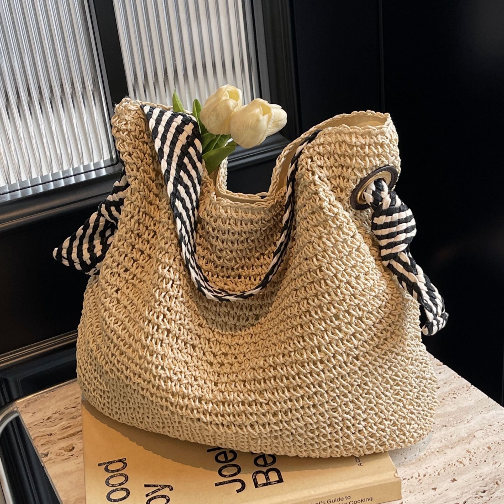Summer high-capacity straw woven bag for women, 2024 new style seaside and beach vacation single-shoulder bag, commuter tote bucket bag
