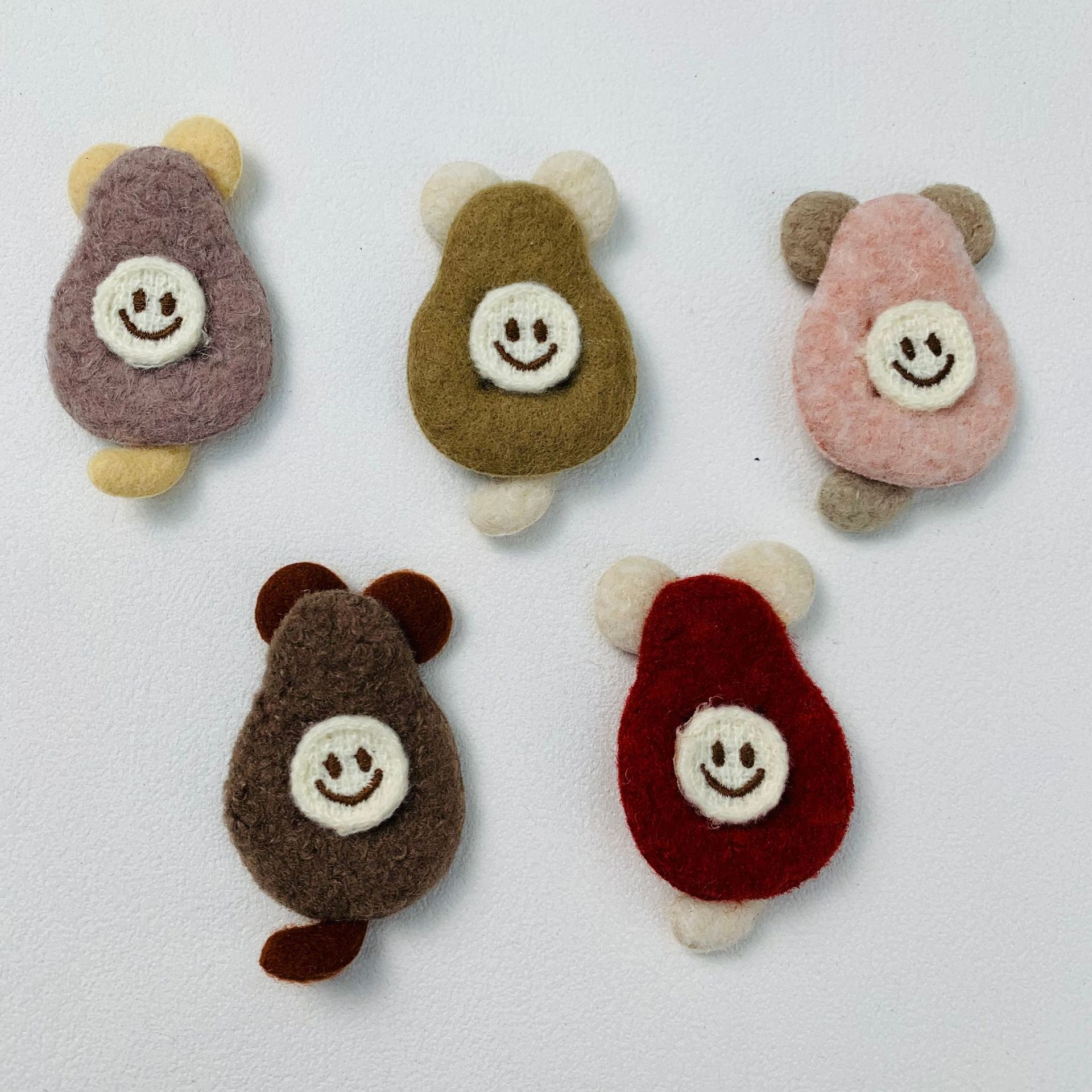 New cute smiling face plush flower DIY hair accessories, Korean-style handcrafted hair bands and hair strings, handcrafted accessories wholesale Application Scenario