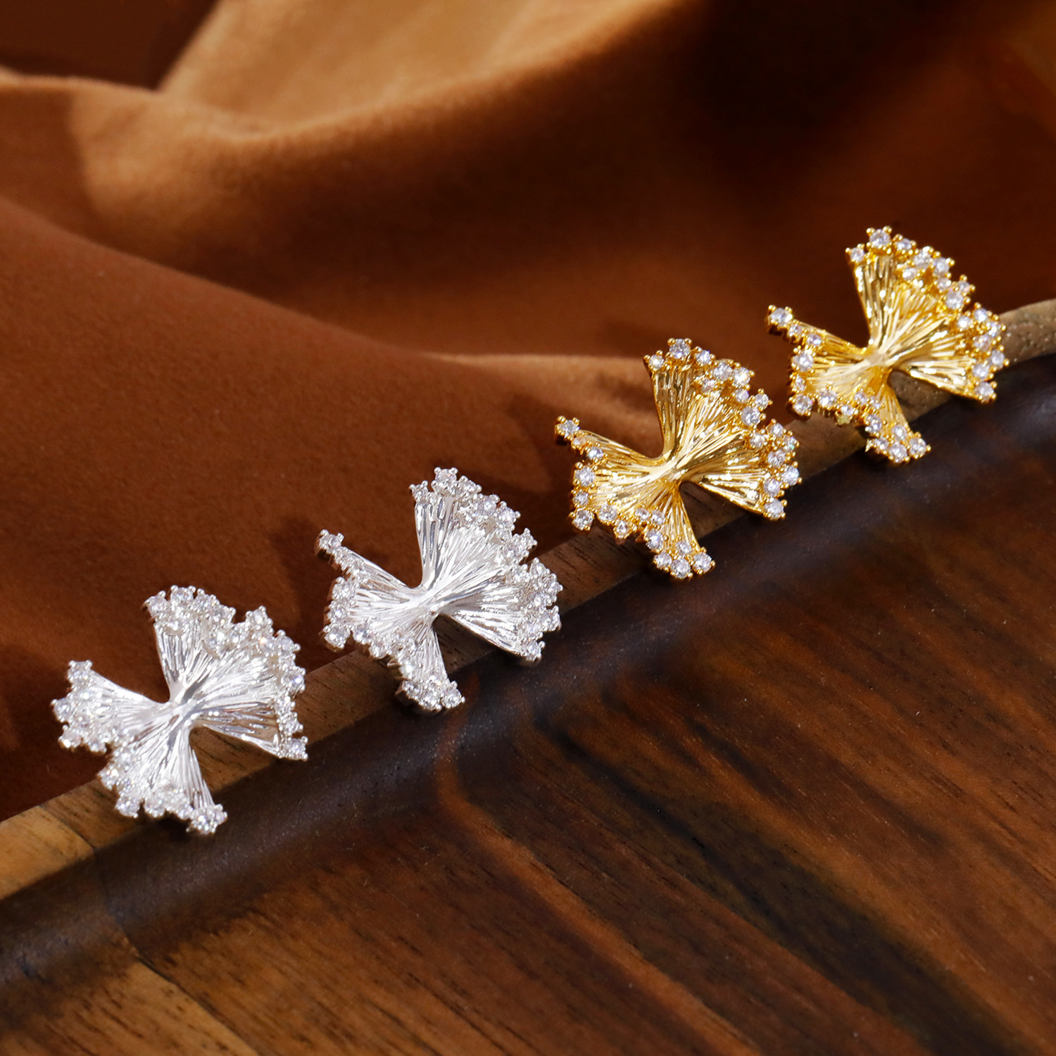 Hyacinth exaggerated design sense zircon pleated bow stud earrings, niche style, light luxury and high-end feel, versatile daily earrings Application Scenario