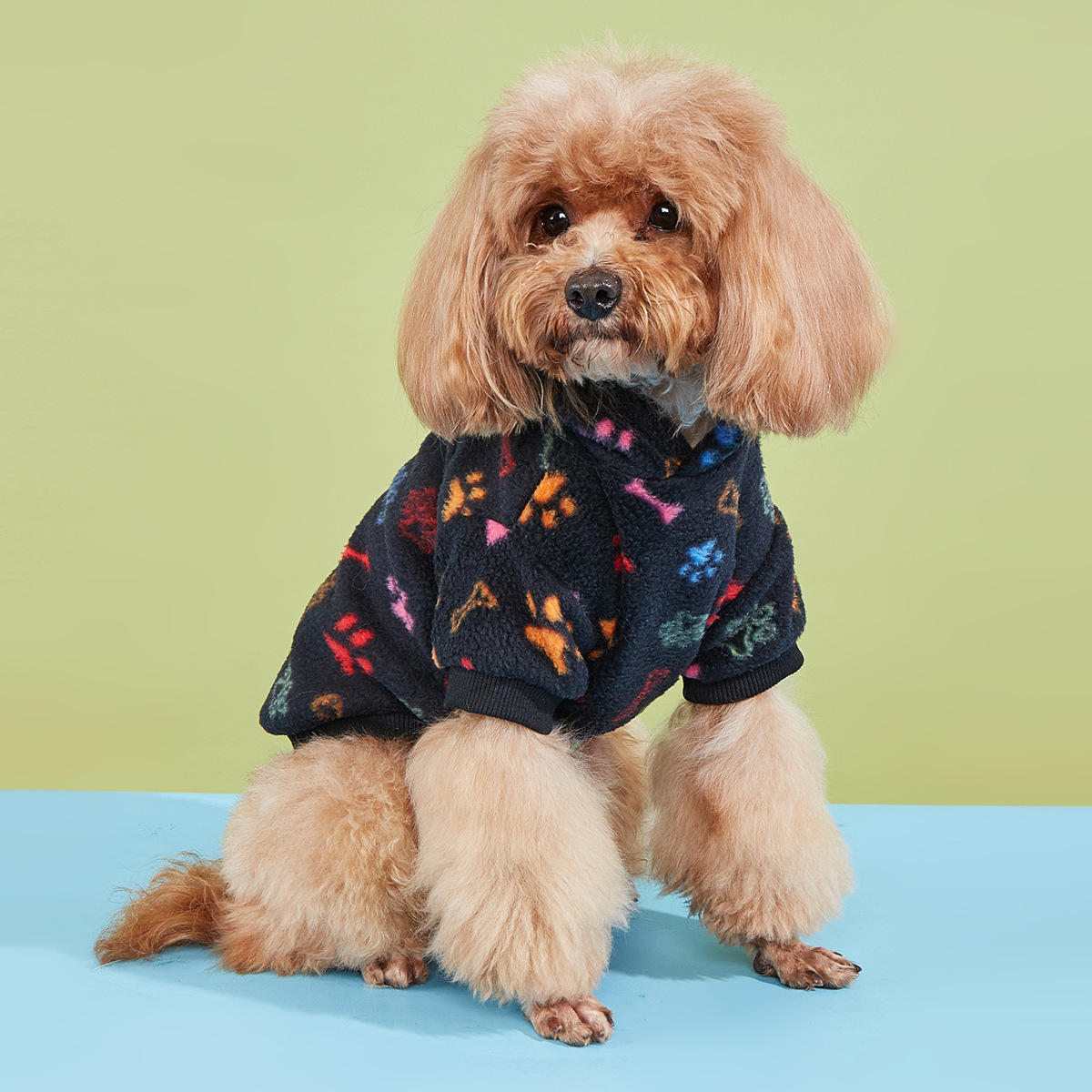 Autumn and winter universal pullover dog coat, anti-shedding and warm dog clothing, checkered hoodie and warm pet clothing details Picture