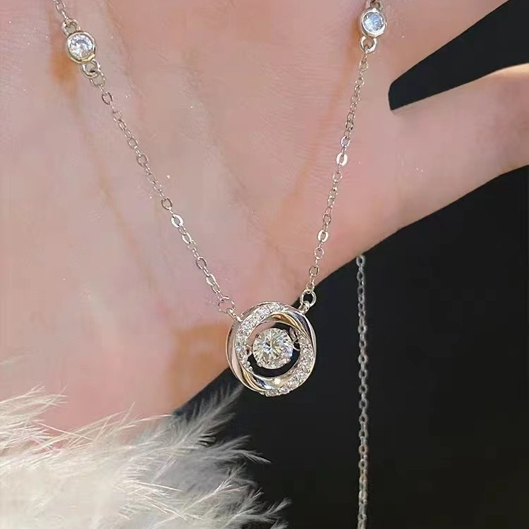 Mobius Three Seconds Heart Necklace Female Light Luxury Small High-Grade Sense Of Zircon Smart Pendant Temperament 100 Collocation Decoration