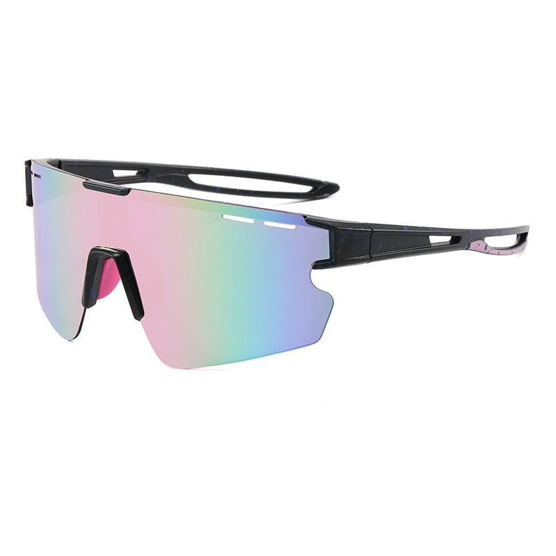New cross-border UV-resistant sports glasses, men's and women's cycling sunglasses, one-piece dazzling and fashionable sunglasses Application Scenario