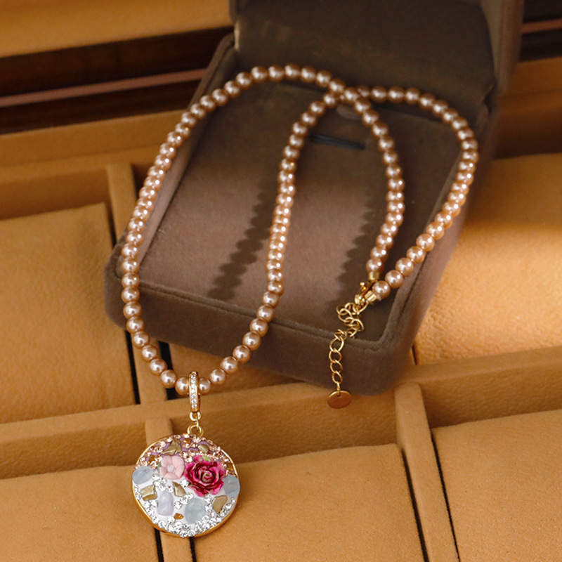 Hyacinth's new Chinese-style universal pendant pearl necklace features a niche design with flowers and a high-end feel. It's a bestseller on Douyin details Picture