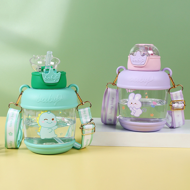 2023 Plastic water cups, student straw cups, cute cartoon little yellow duck children's and baby drinking cups in stock for wholesale