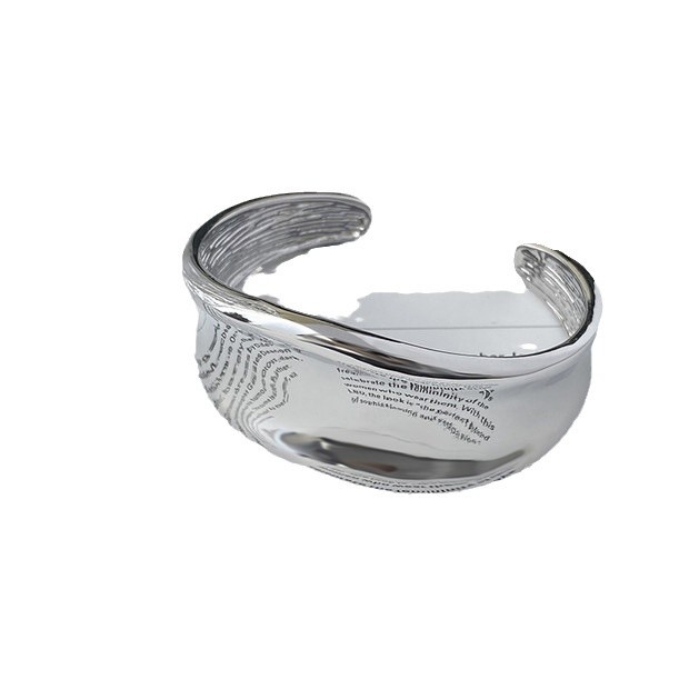 Silver glossy irregular arc-shaped bracelet for women's ins, cold style, high-end look, fashionable and elegant jewelry for autumn and winter Item Picture