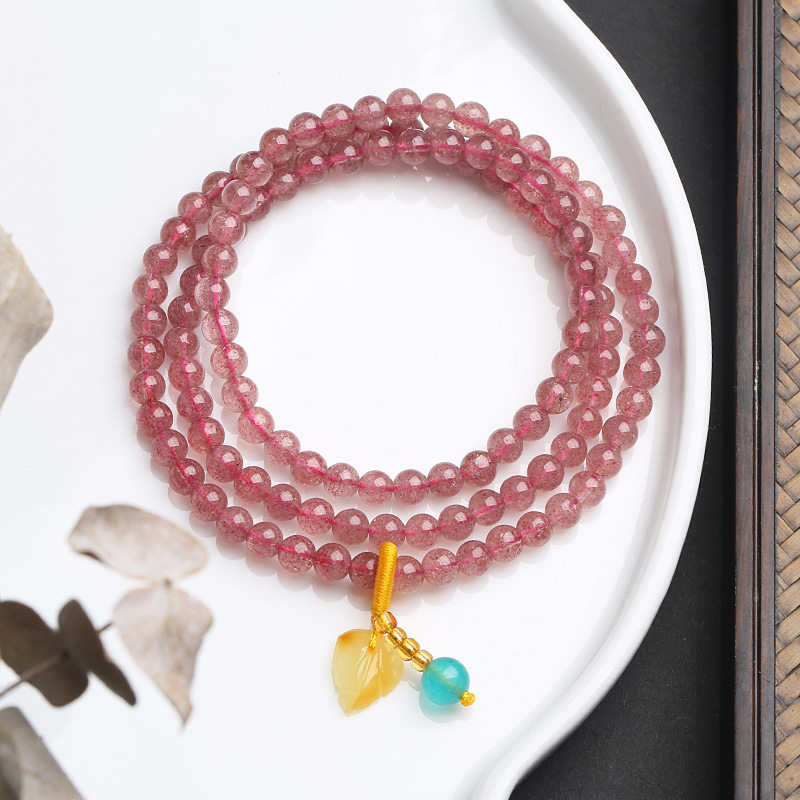Chou's natural strawberry crystal round bead bracelet, 5mm original handcrafted with beeswax pendant and three rings of crystal jewelry Application Scenario