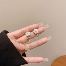 925银针白色山茶花耳环女小众设计感超仙气质耳钉新款简约耳饰品