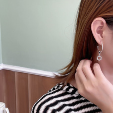S925银针耳环女温柔气质小众设计夸张冷淡风耳圈高级感耳饰