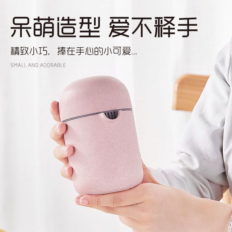 Manual juicer, small, simple and portable juicer cup, household press, fruit, orange and lemon squeezer Application Scenario