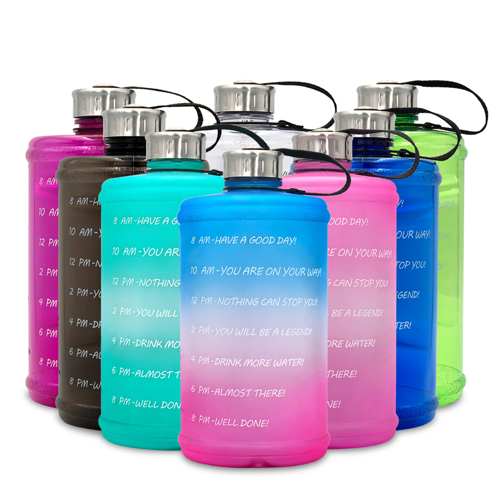 2.2L Sports kettle Gradient plastic petg Gym Large capacity Outdoor Space Cup cross-border water bottle Application Scenario