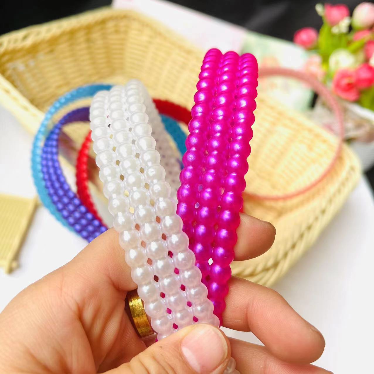 Korean female candy color plastic headband 3 rows of pearl mesh headband 1 yuan 2 yuan goods Specification drawing