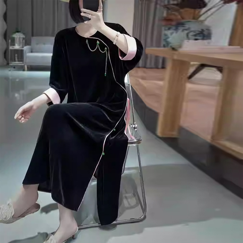 Chinese retro Chinese-style velvet dress for women's early autumn, with a contrasting color and patchwork slanted lapel cheongsam dress full figure