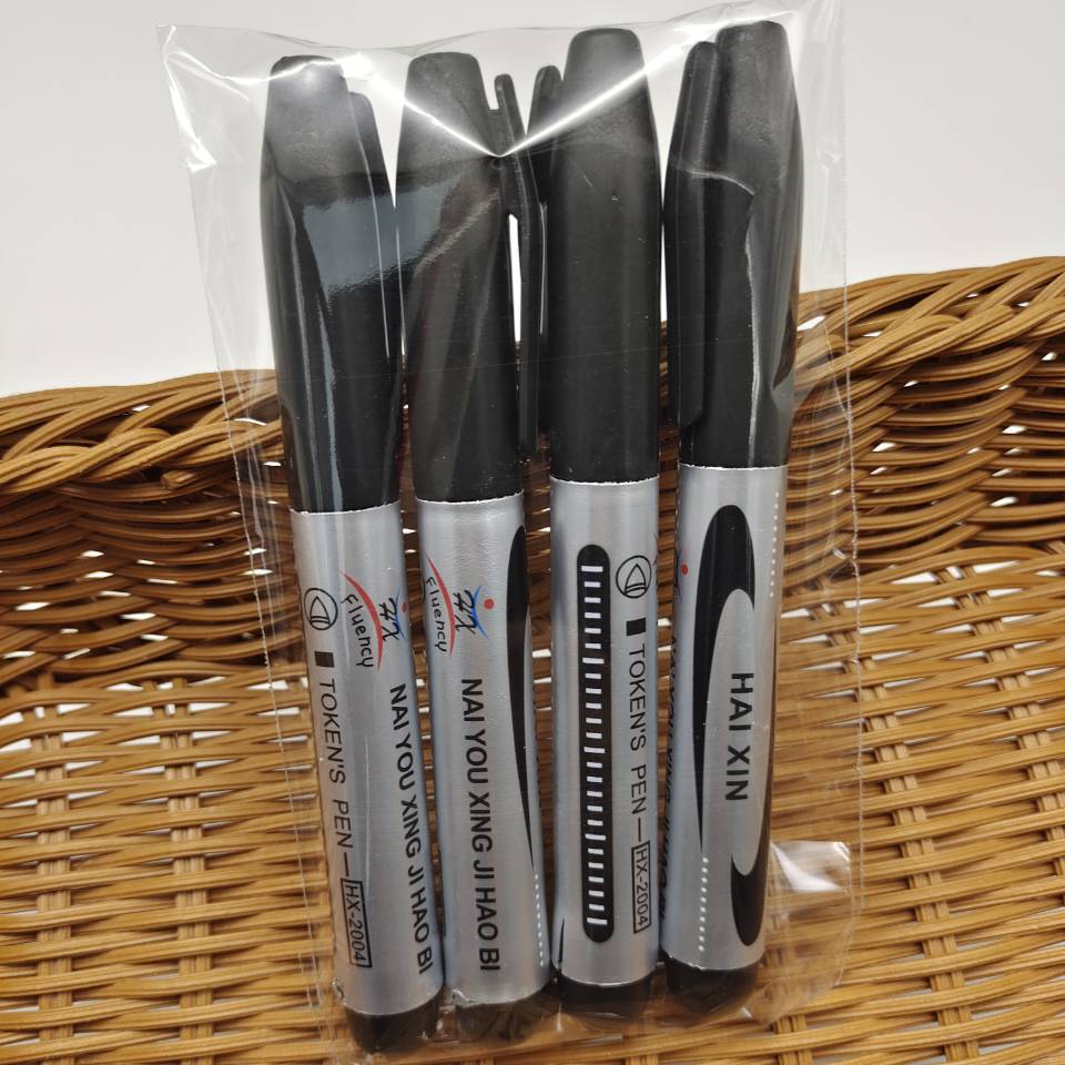 4 marker pens in a bag: large large-headed pen, black ink-filled large-headed pen, blue and red oil-based express logistics pen