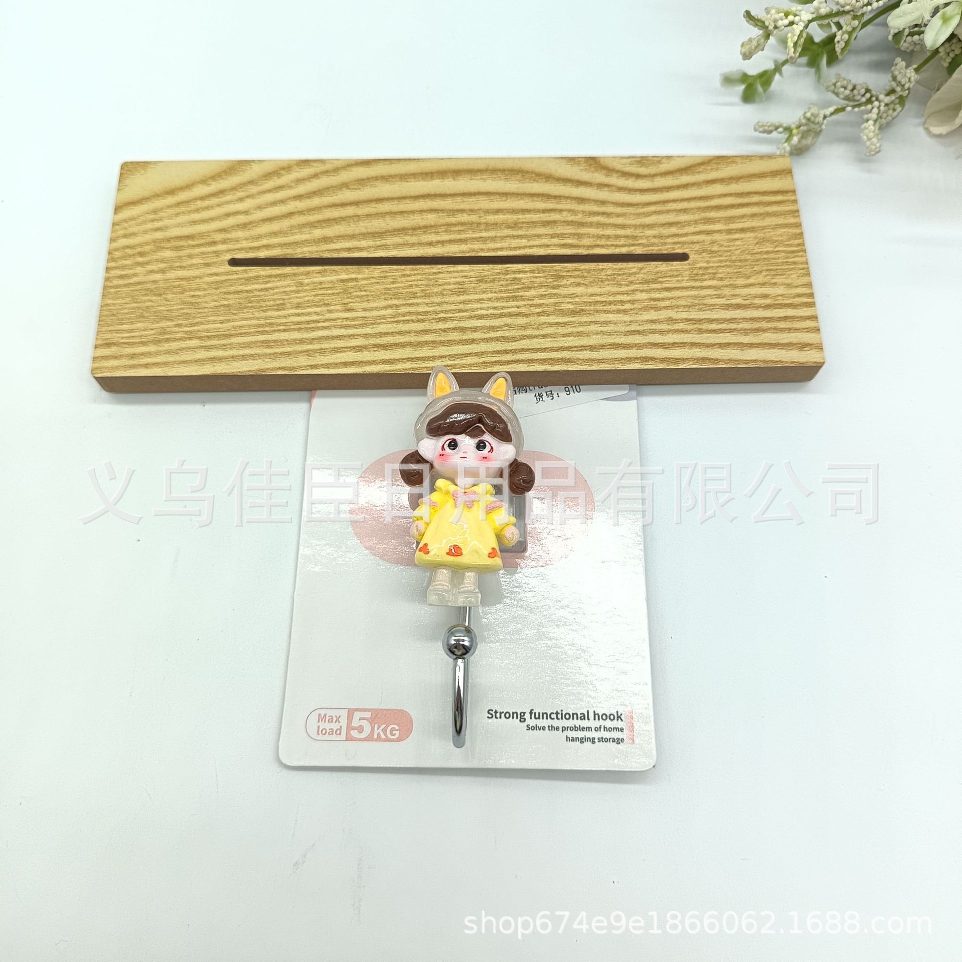 Cross-border best-selling cute cartoon character 3D shape sticky hook, creative high appearance level hook, traceless hook, powerful hook Application Scenario