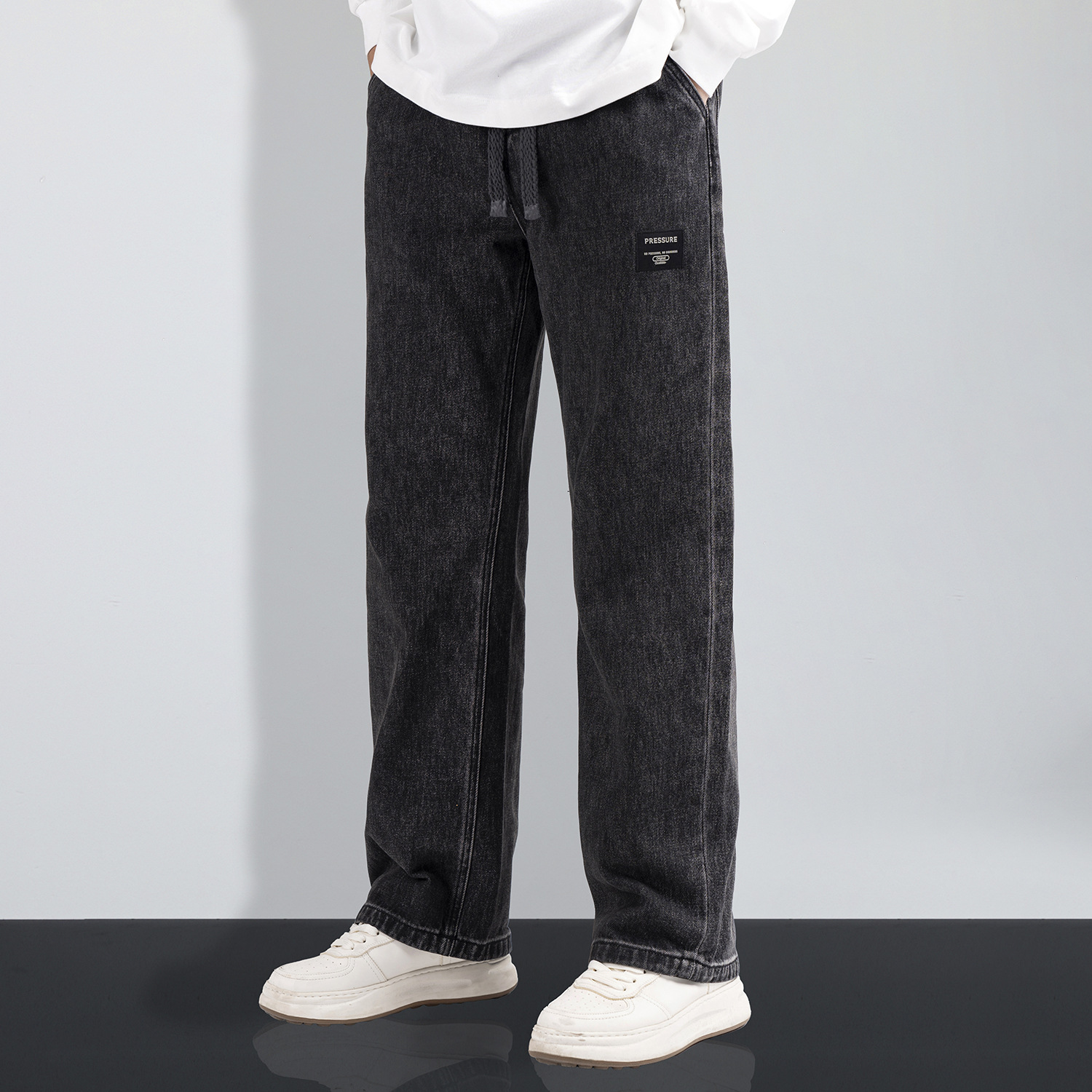 Spring 2025 new black and grey men's straight-leg jeans, American retro washed loose men's straight-leg jeans details Picture