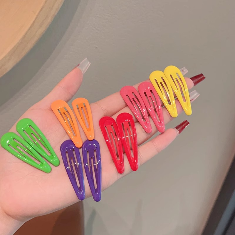 Simple oil-dripping BB clip, versatile color children's hair won't hurt, side bangs clip, candy-colored cute broken hair clip for women Application Scenario