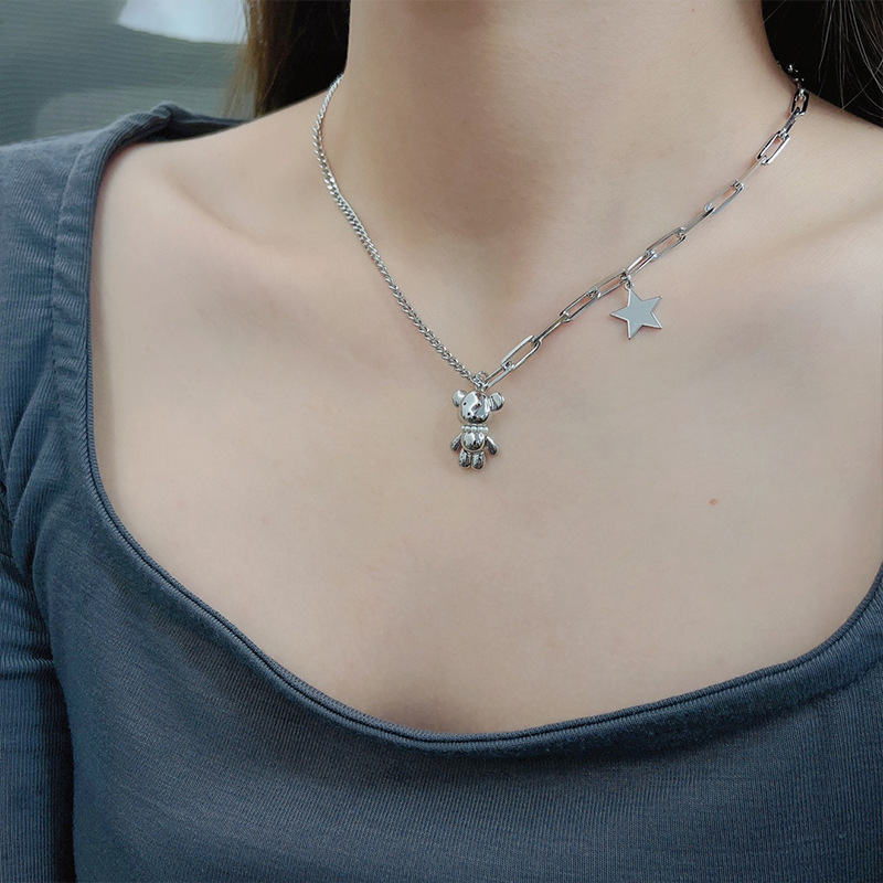 Obi new fashion fashion design sense personality network red necklace creative temperament cute bear pendant neck chain female Application Scenario