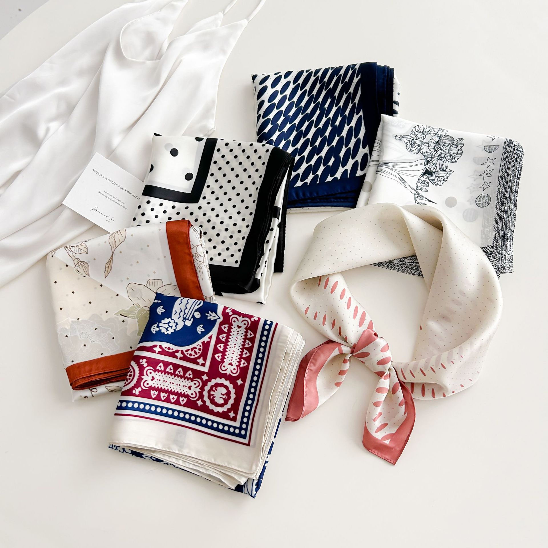 春夏70cm小方巾丝巾女士秋冬季新款洋气时尚百搭抖音同款领巾围巾