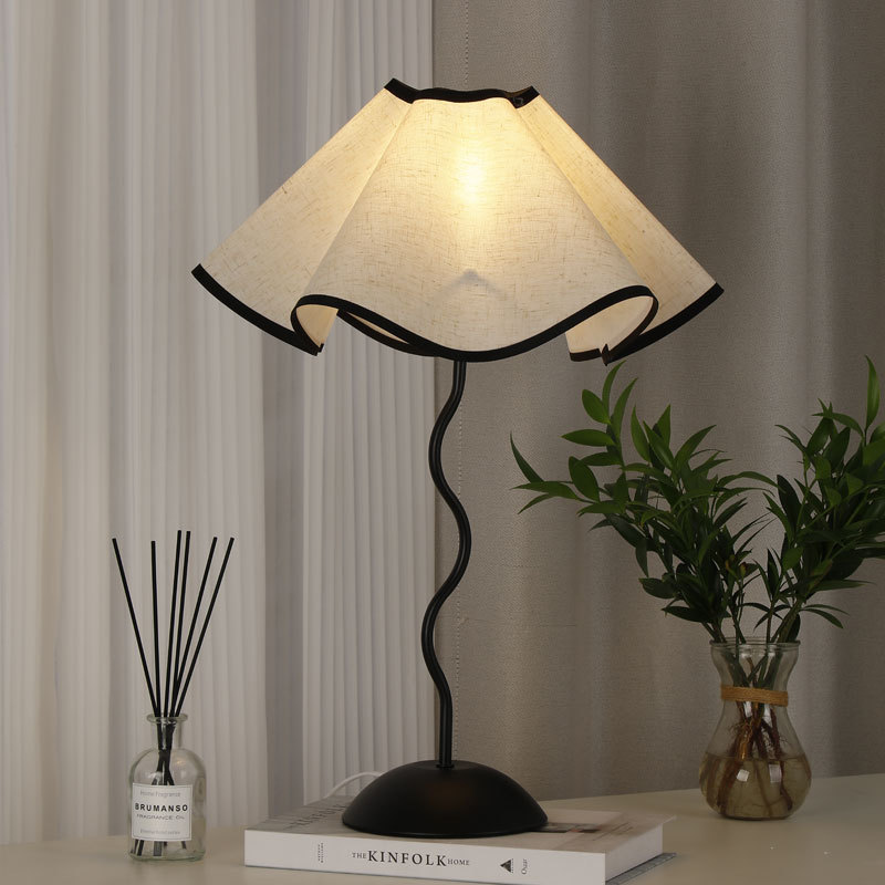 Desk lamp, bedside lamp, creative, light luxury and high-end feel, petal-shaped bedroom, ins girlish atmosphere, wabi-sabi style decorative night lamp Item Picture