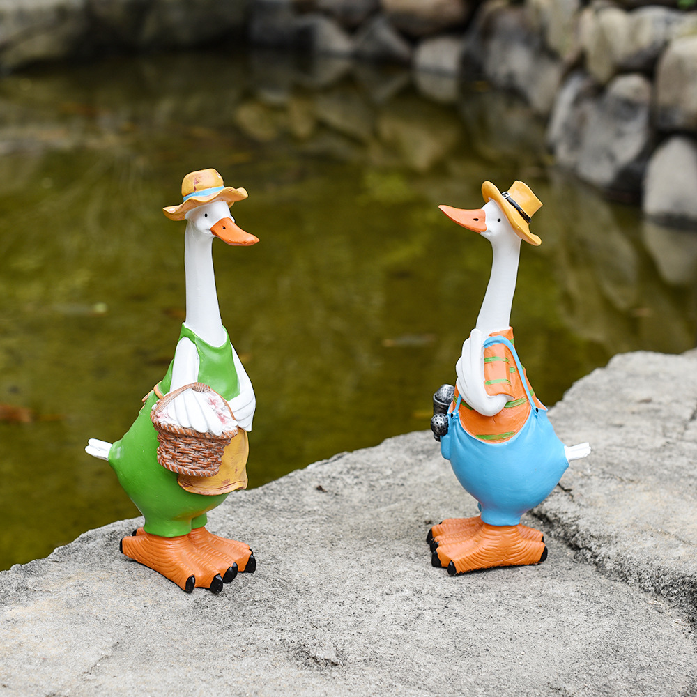 Creative cartoon duck resin craft outdoor garden garden decoration pieces American countryside simulation animal landscape full figure