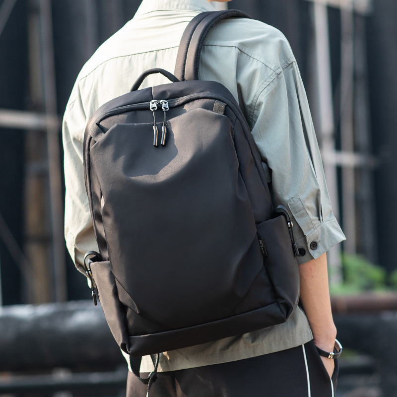Men's backpacks, large-capacity one-piece consignment, trendy and fashionable backpacks, business computer bags, Korean version foreign trade student schoolbags