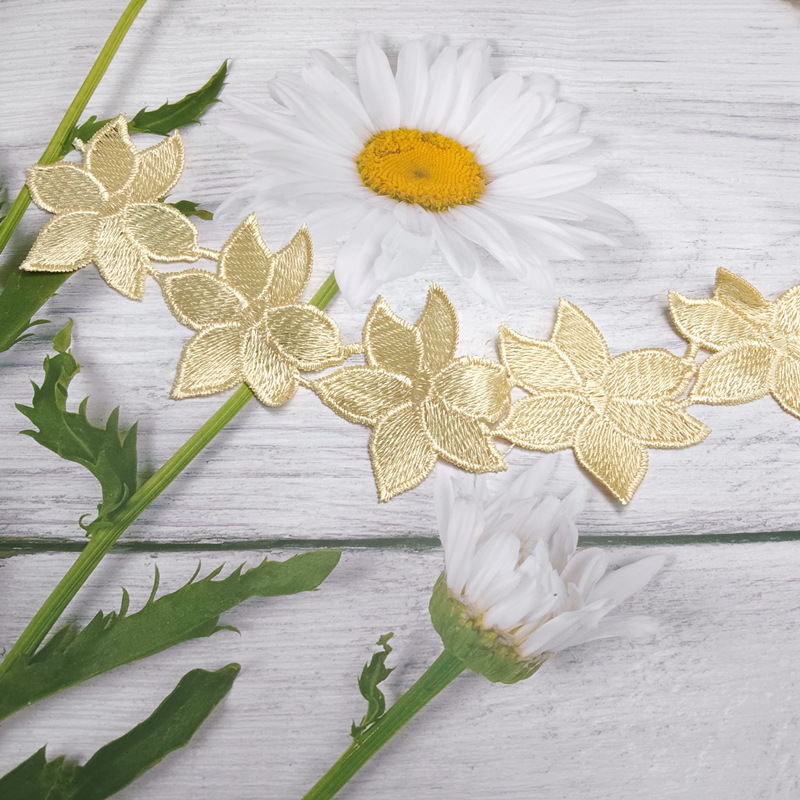 New product in stock: Water-soluble embroidered six-leaf flower, flower barcode, non-elastic hollowed-out curved edge lace clothing accessories Application Scenario