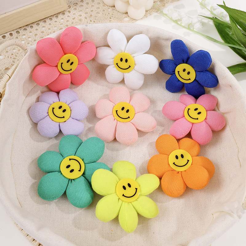 Spot Six Petal Flowers Sunflower Garden Style Cute Girl Bag Accessories Girl Headwear Diy Smiley Cloth Art Application Scenario