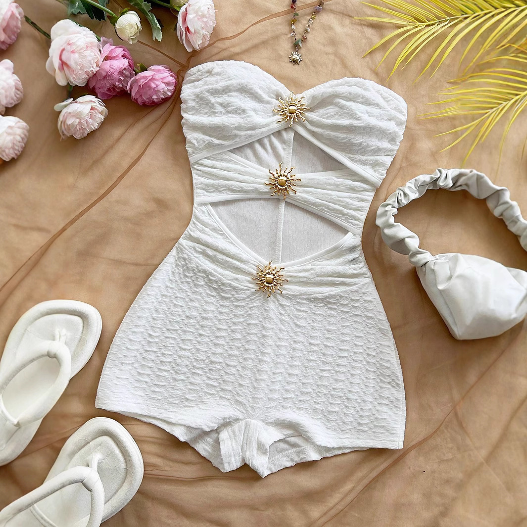 In 2025, a cross-border bestseller in Europe and America, the white women's vacation white knitted texture metallic texture slimming jumpsuit