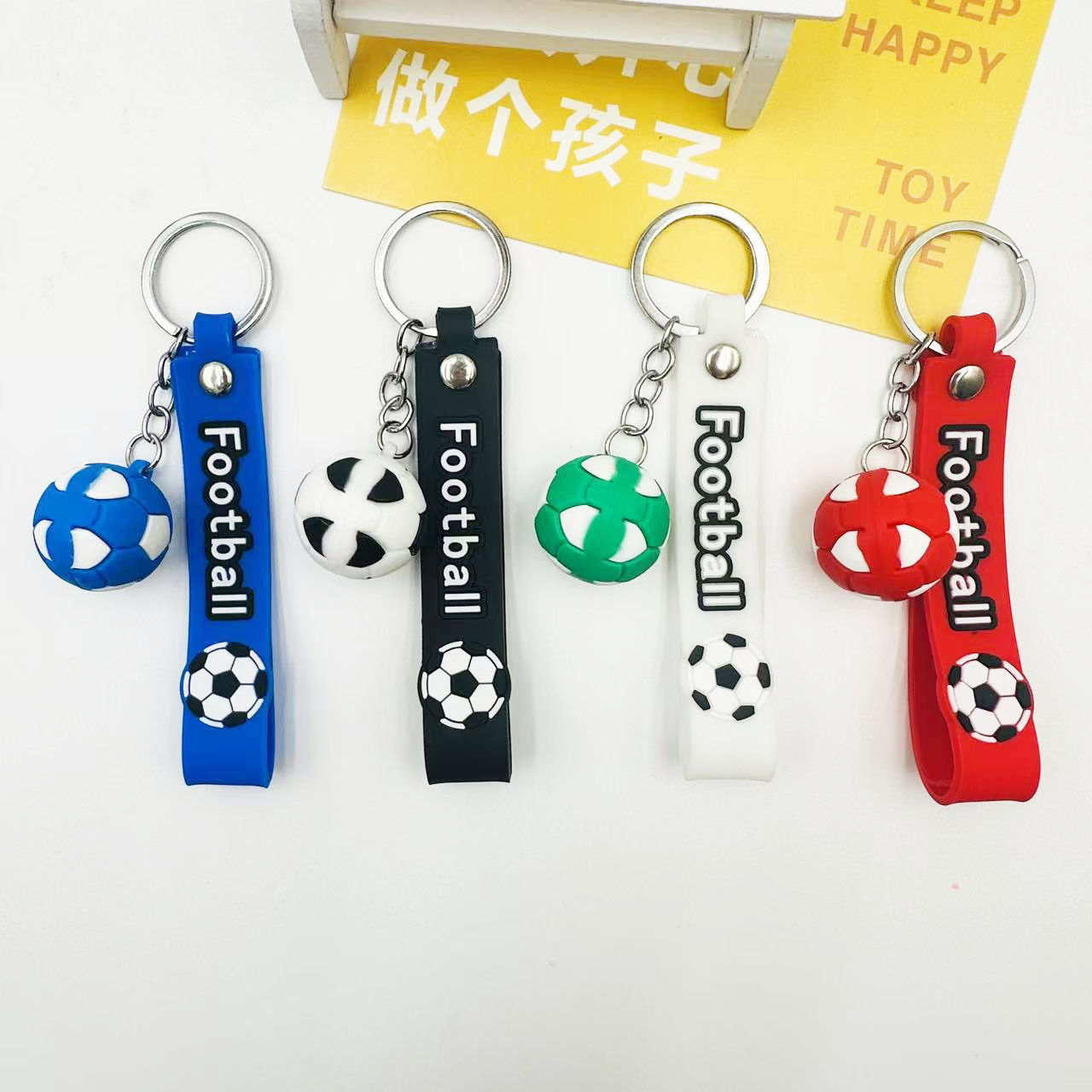 Creative football keychain, three-dimensional trendy cartoon pendant, small gift, personalized bag pendant, key chain pendant, football leather rope keychain pendant Specification image