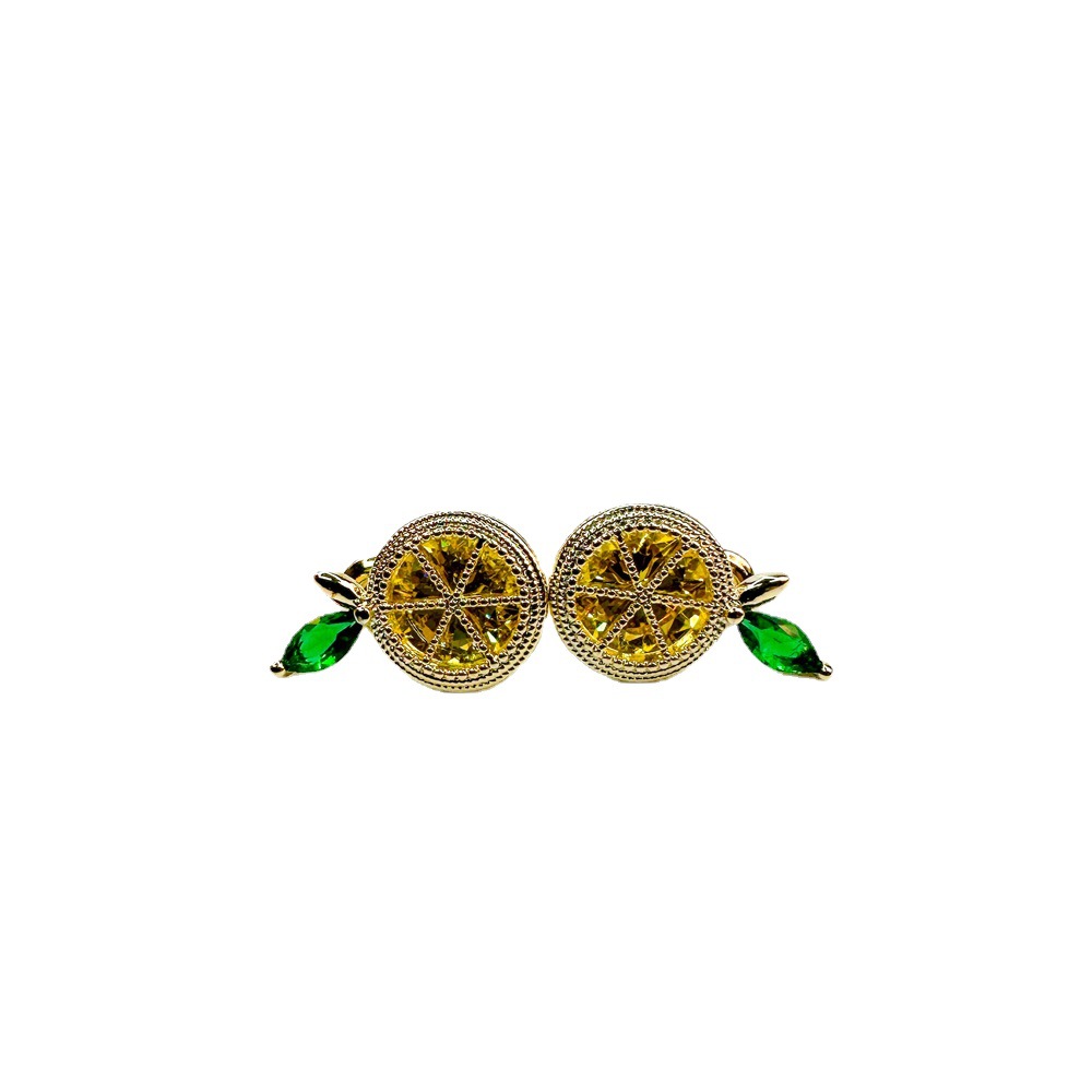 The small lemon-shaped micro-inlaid zircon earrings are a niche design with a simple and elegant style. They are sweet and fresh with zircon inlay Item Picture