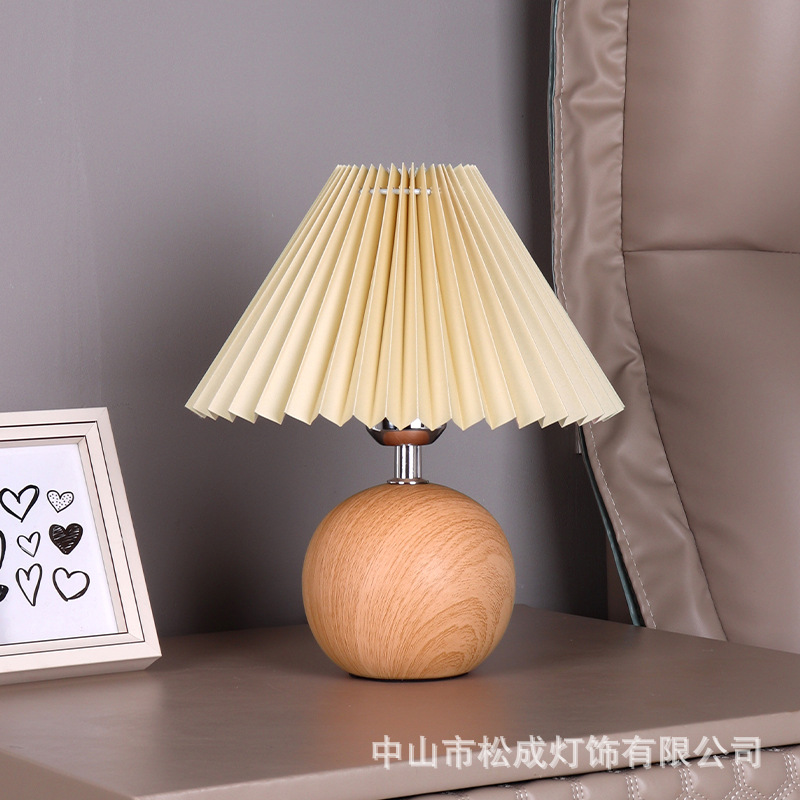 Factory Direct Wholesale Japanese Desk Lamp Bed And Bedroom Ins Girl Network Red Northern Europe Homestaydecoration Plated Desk Lamp details Picture