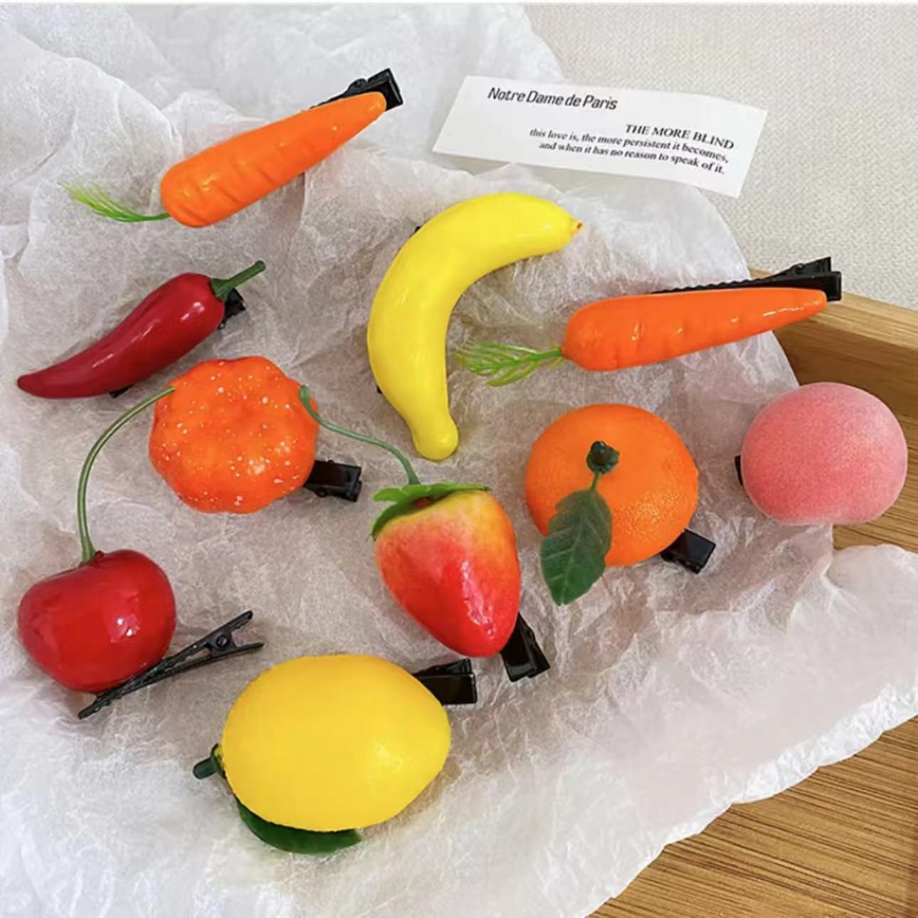 Food and play cartoon fruit hair clips, children's cute headwear, night market one-yuan model wholesale hair accessories, street vending, Internet celebrity Application Scenario