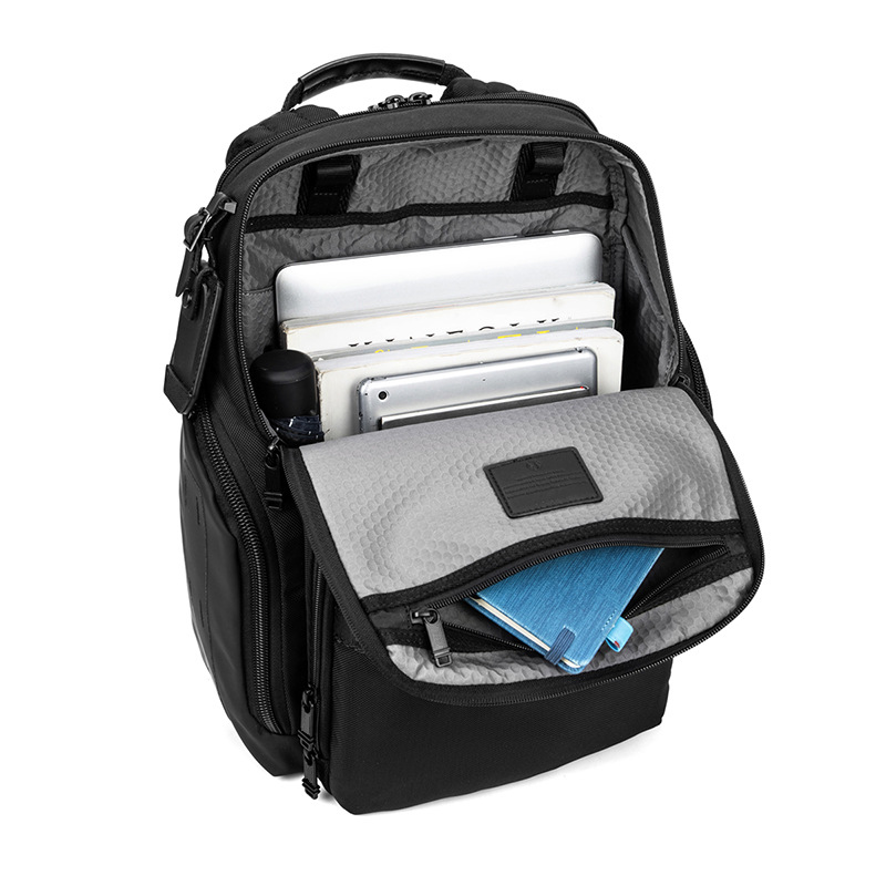 Ballistic Nylon Daily Commuter Modern Men's Backpack Computer Backpack 232789D Application Scenario