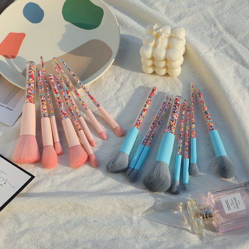 A set of 8 candy-colored makeup brushes, transparent plastic-handled eyeshadow brushes and honey powder brushes with high appearance standards and fashion