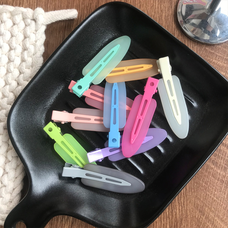 A new matte color summer fresh look, paired with a teardrop hair clip edge clip and a colorful fringe clip for girls