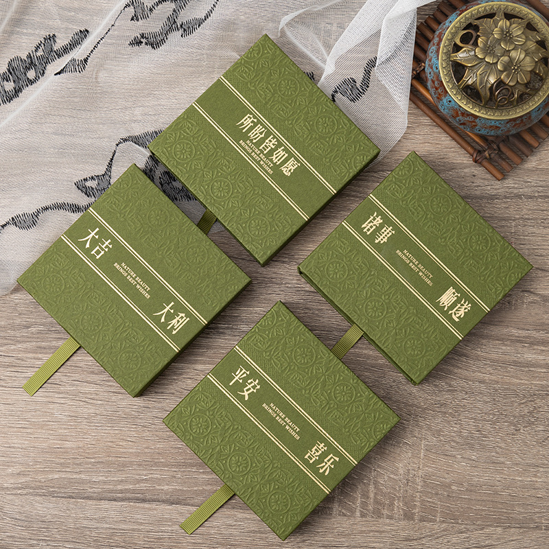 New embossed pull-out box, 18-seed bracelet box, dark green bracelet packaging box, anti-oxidation high-end jewelry box Application Scenario