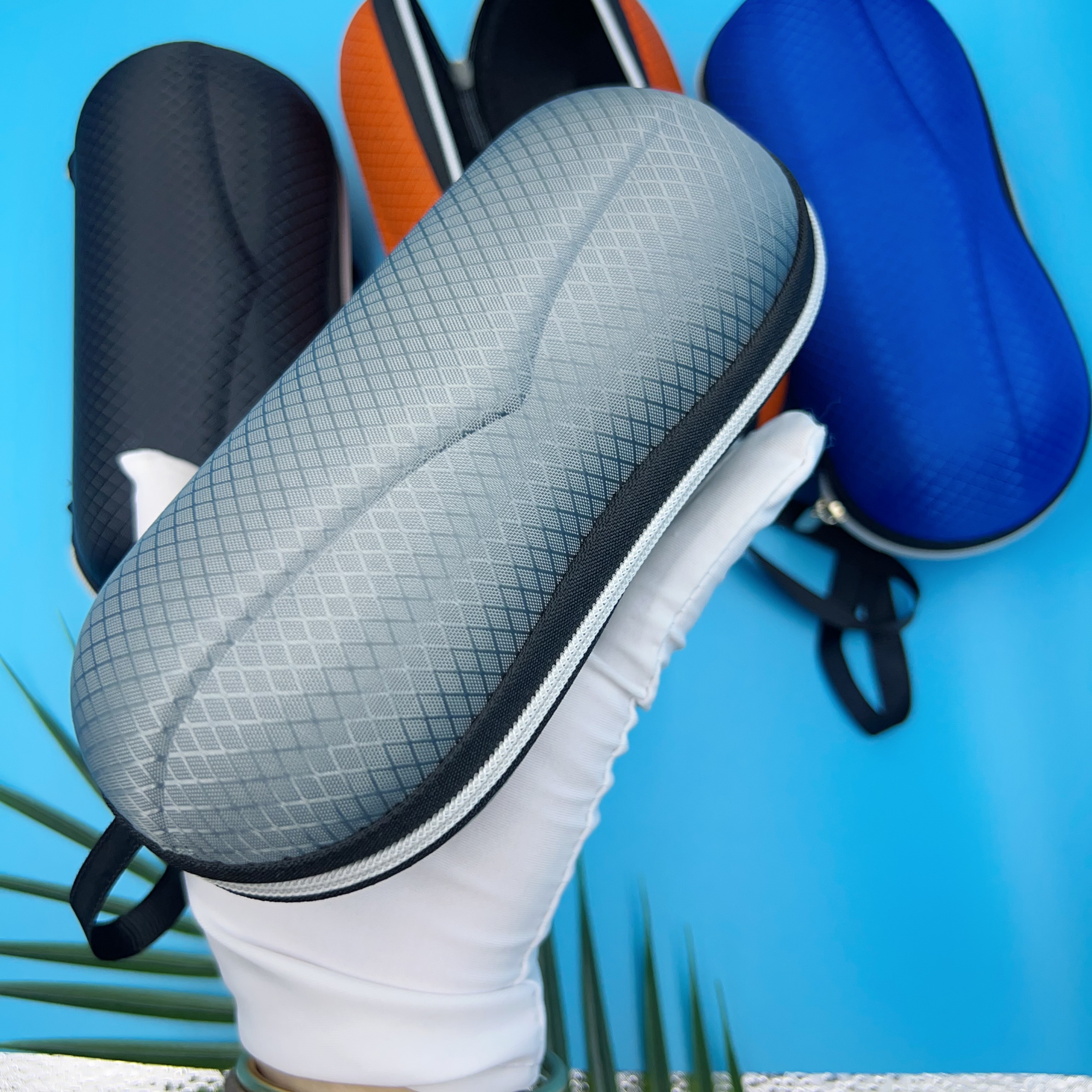 Factory direct supply of portable color pressure-resistant sunglasses, sunglasses case, zipper case, Eva case details Picture