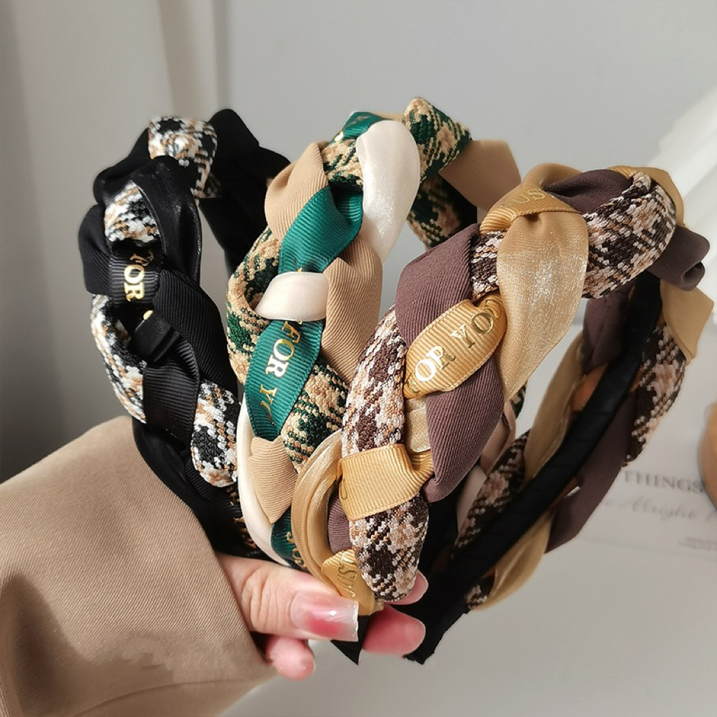 2023 New retro checkered hair tie and headband, a versatile and elegant headband for women's outings, anti-slip hair-pressing hair clips, and headwear