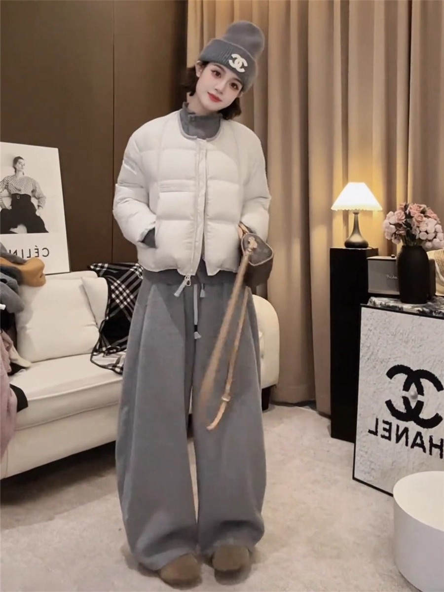 2025年冬季新款时尚短款羽绒服女小个子圆领加厚白鸭绒面包服外套详情10