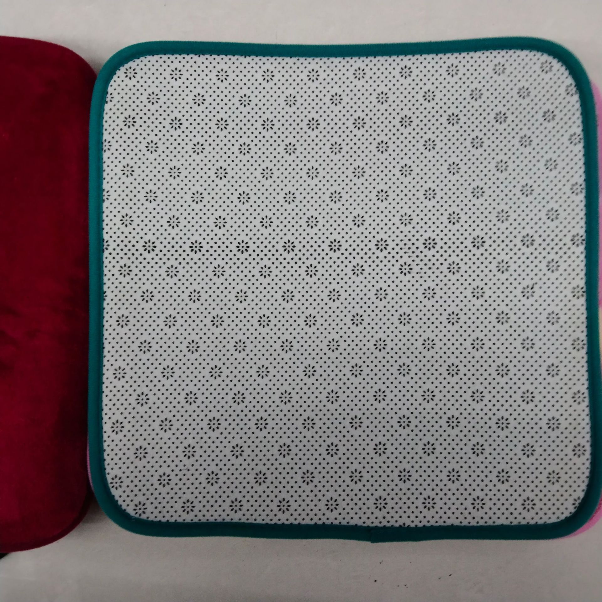 Pet mat soft and comfortable cat sleeping mat durable multi-color new dog kennel pet mat wholesale Specification drawing