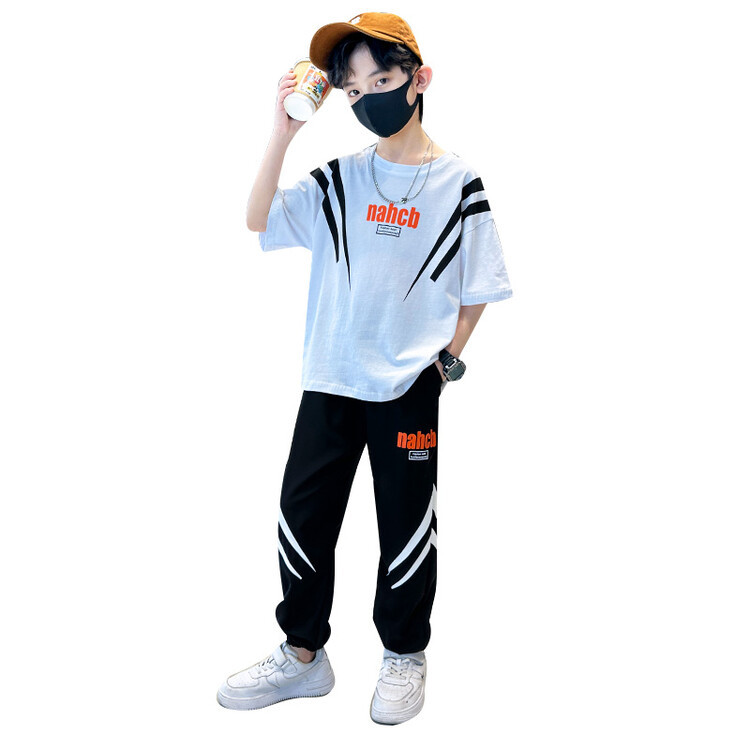 A slim summer set for boys 2024, a cool and stylish summer boy short-sleeved student two-piece set for Zhongda children Item Picture