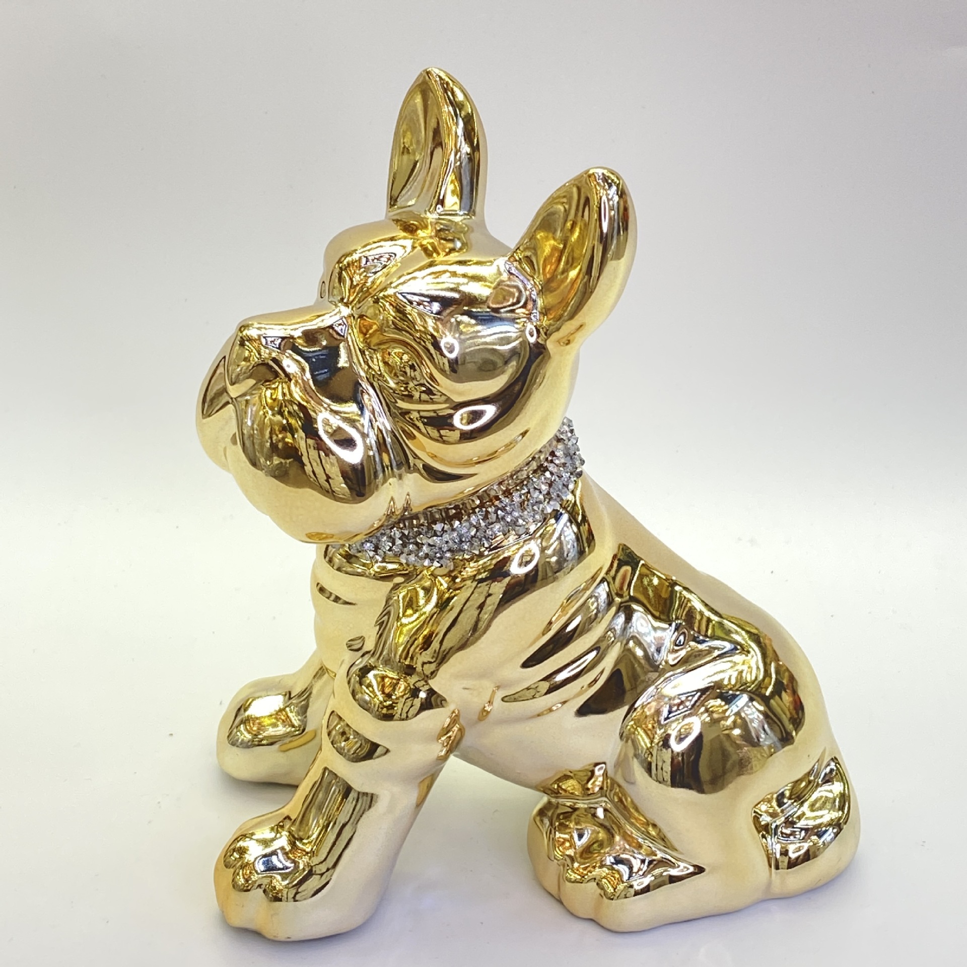 Chinese-style home decoration items, creative three-dimensional jewelry boxes, storage boxes, handicrafts, creative handicrafts, gold and silver electroplated apple ornaments, home decoration handicrafts, fruit ornaments, pear handicrafts Application Scenario