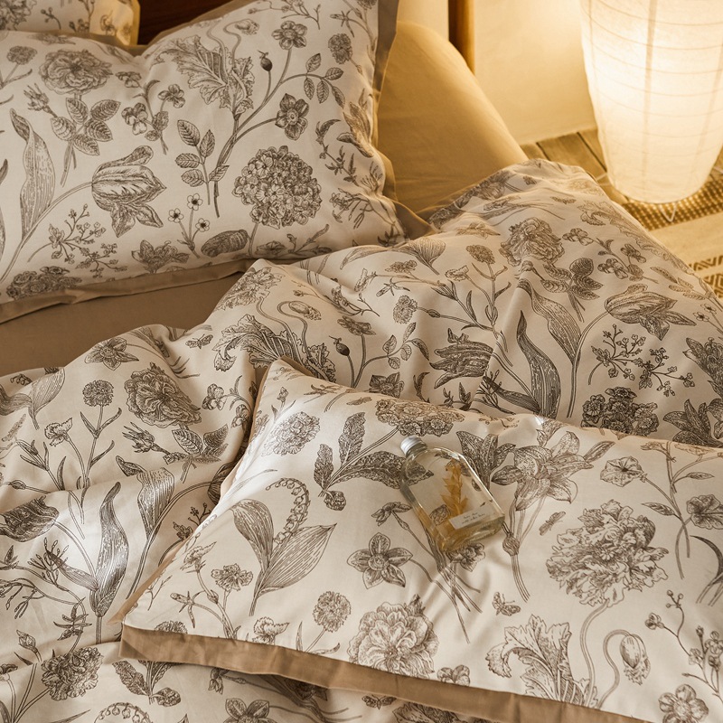 High-end pure cotton long-staple cotton brushed four-piece set of bed sheets and duvet covers, all-cotton small floral bed covers, autumn and winter bedding details Picture