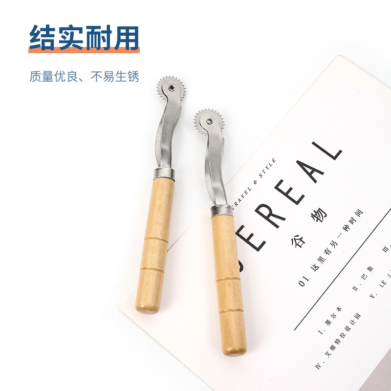Wooden handle sharp-toothed scribbling wheel multi-functional manual thread press wheel tailor tracing wheel non-woven thread press machine wholesale details Picture