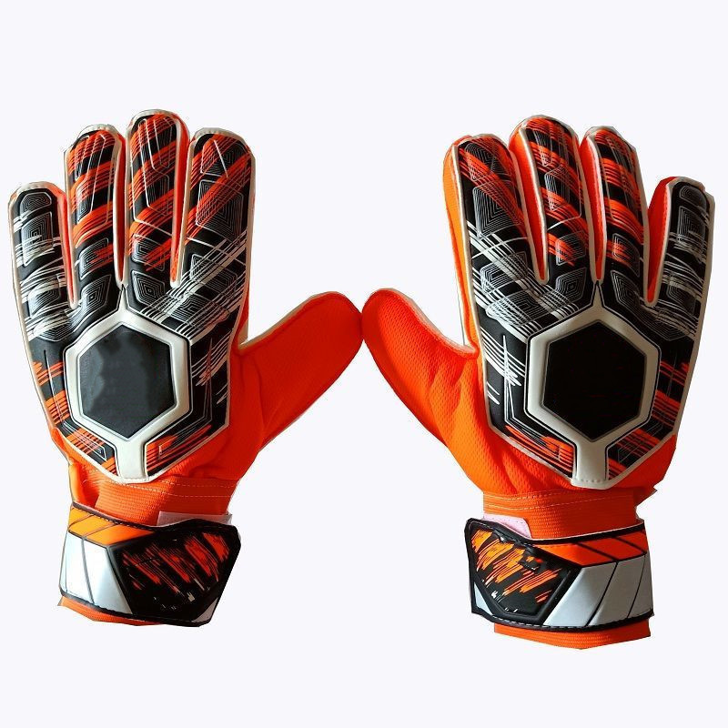 Professional training gloves for football, primary and secondary school goalkeeper, children's anti-slip goalkeeper gloves with latex finger protection Application Scenario