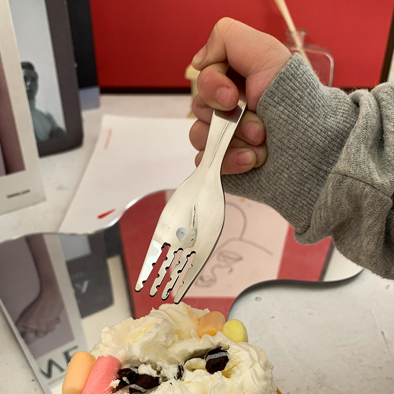 316 Stainless Steel Spoon Tableware For Children And Students Portable Thickened Flat Spoon For Household Large Spoon Head Dinner Spoon Application Scenario