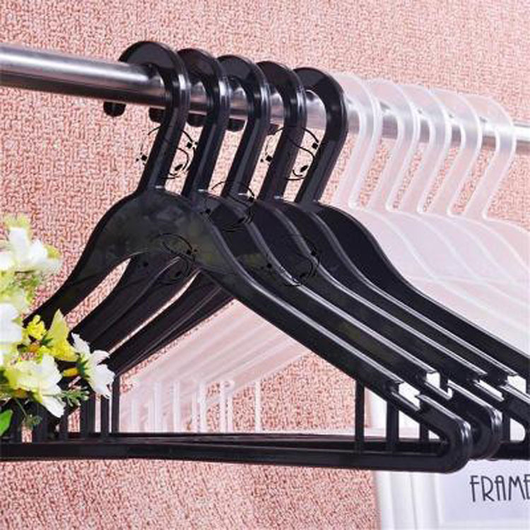 Thickened black and white disposable plastic clothes hangers, special drying racks for dry cleaners, trouser racks, hotels, and garment factories details Picture